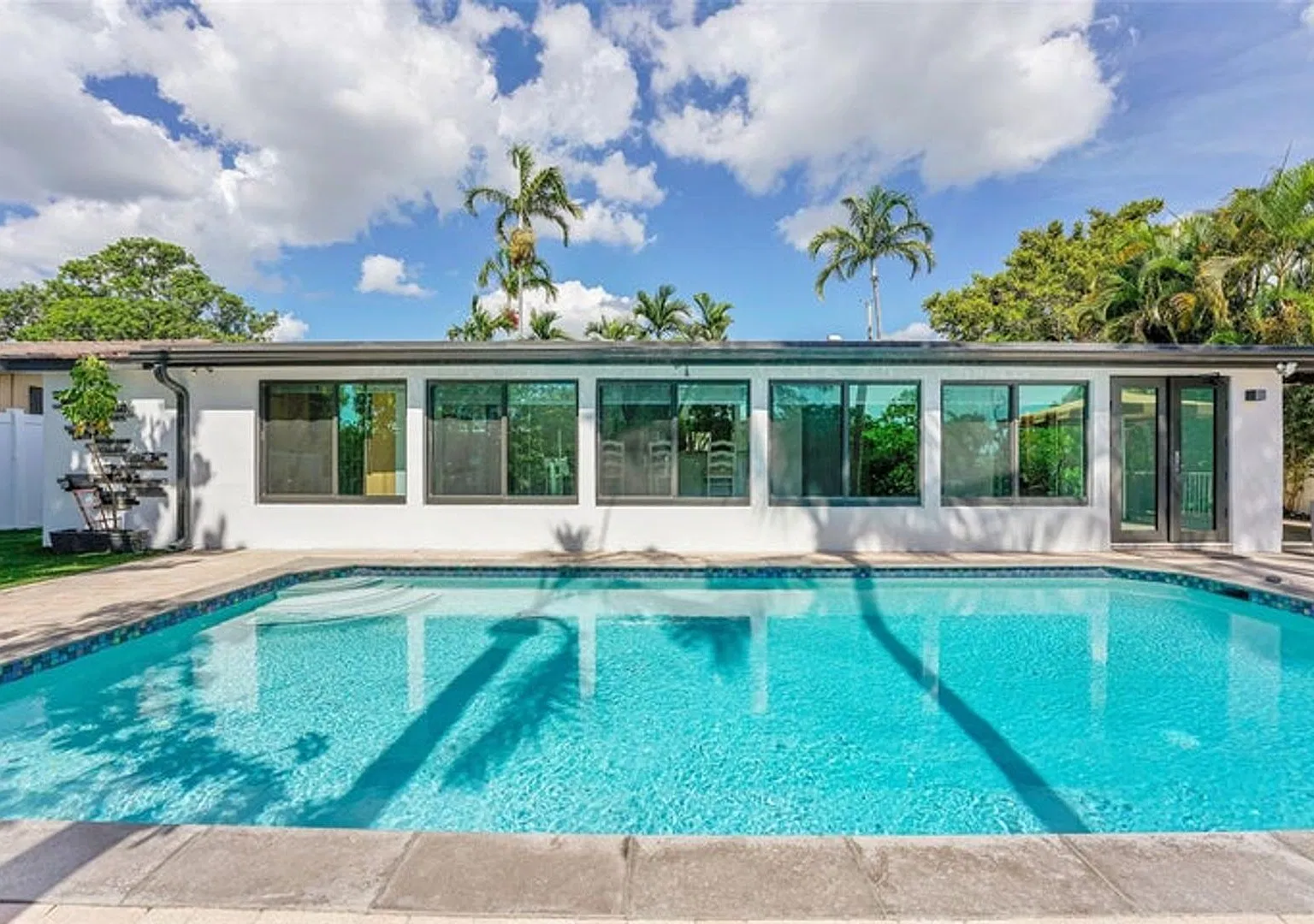 956 SE 10th Court, Pompano Beach, FL 33060 - 9537 — Photo 2