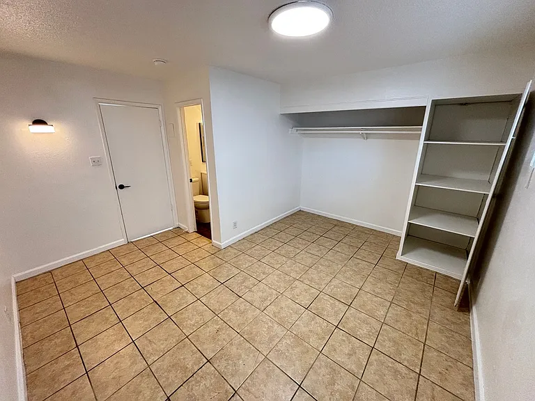 239 W Philadelphia Ave #6 — Photo 8