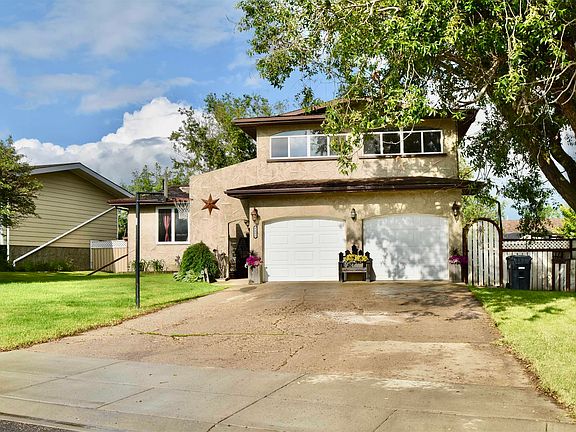 3rd image of 4405 46a St