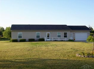2231 E Freeland Rd, Freeland, MI 48623