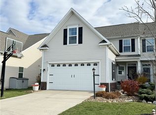 822 Robinson Dr, Lagrange, OH 44050