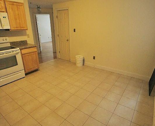 3rd image of 58 Hemenway St