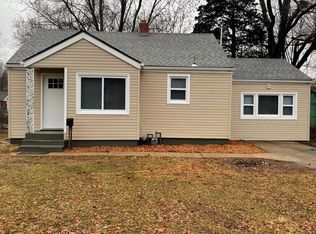 1841 S Roanoke Ave, Springfield, MO 65807