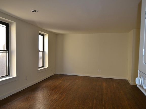 5th image of 1136 Pine St #402