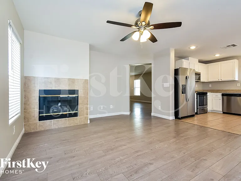 4822 Canary Diamond Ave — Photo 5
