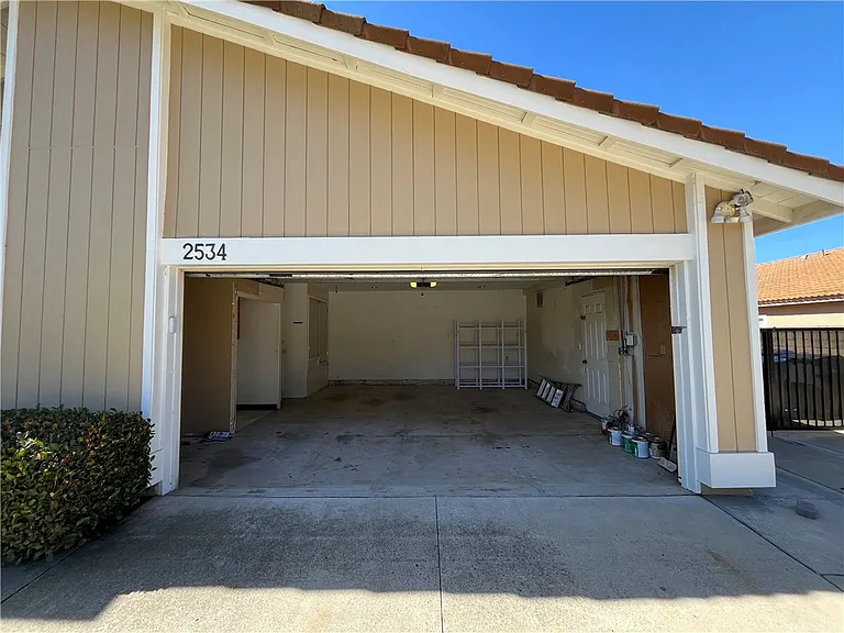 2534 Roxy St — Photo 14