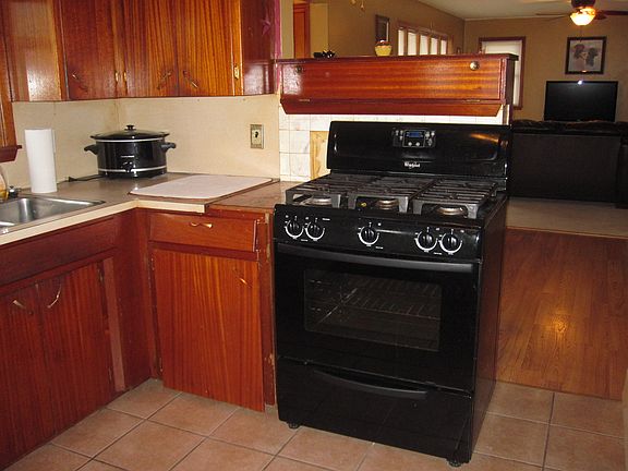3rd image of 407 2nd St