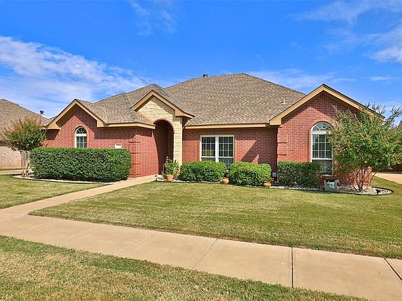 2nd image of 718 Lone Star Dr