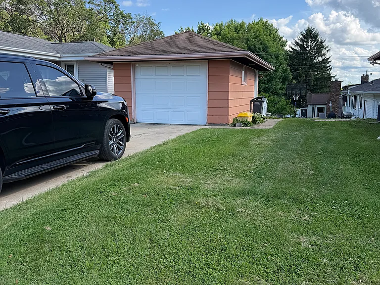 1930 Floraview Dr — Photo 8