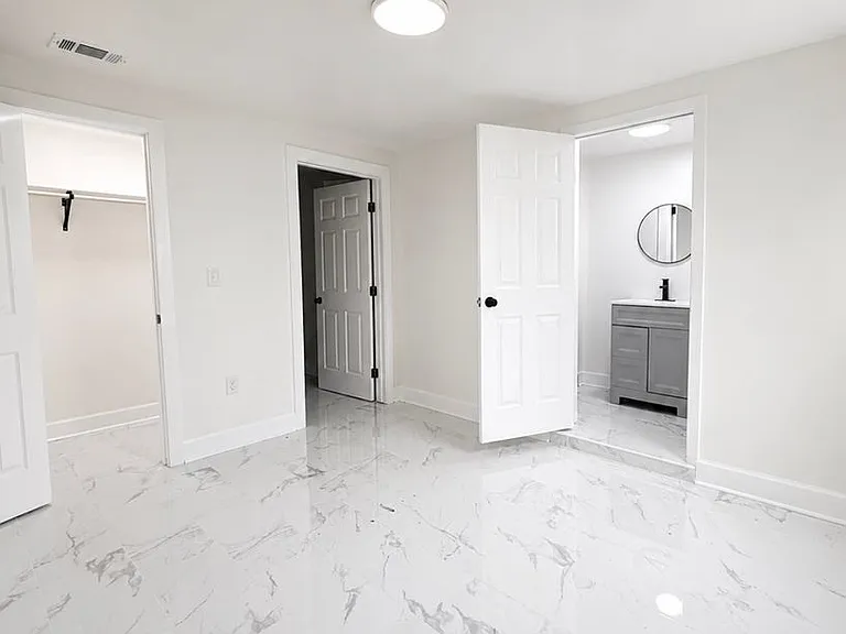 975 Green Ridge Rd — Photo 2