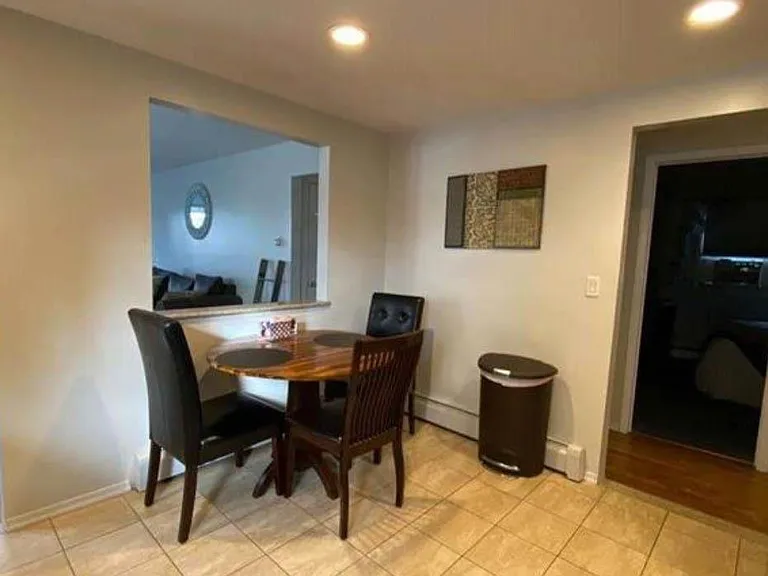 552 E Walnut St #LOWER — Photo 9