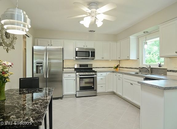 4th image of 22 E Stonegate Dr
