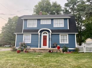 4419 Hickman Rd, Des Moines, IA 50310