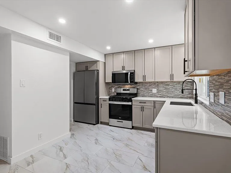 2500 Enfield Rd #1 — Photo 15