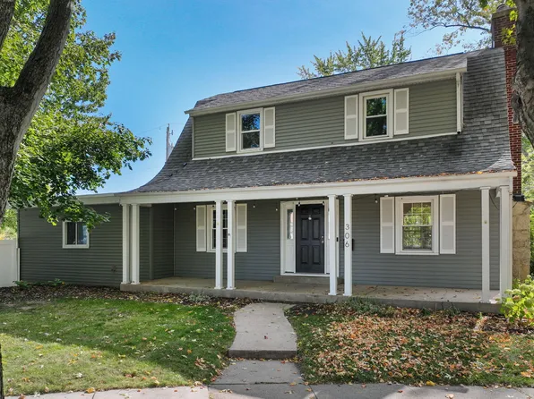 306 Holton Rdg, Crown Point, IN 46307