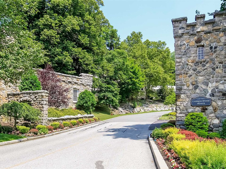 1st image of 271 Carrollwood Dr #271