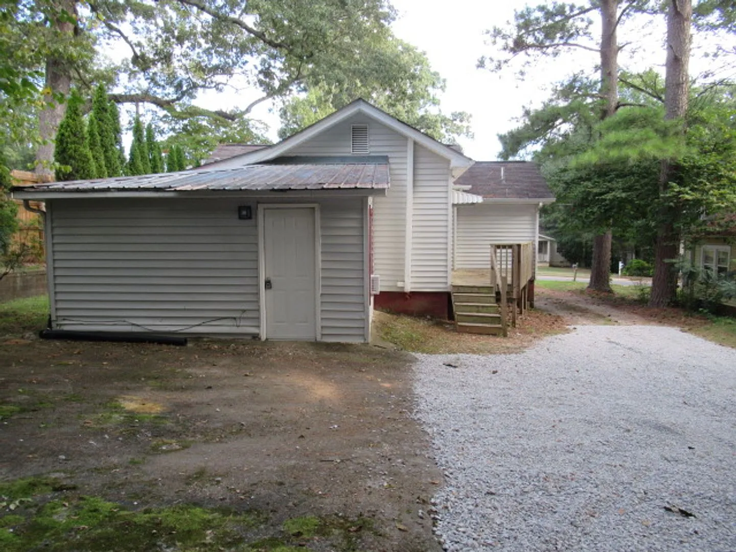 Brown 209 — Photo 3