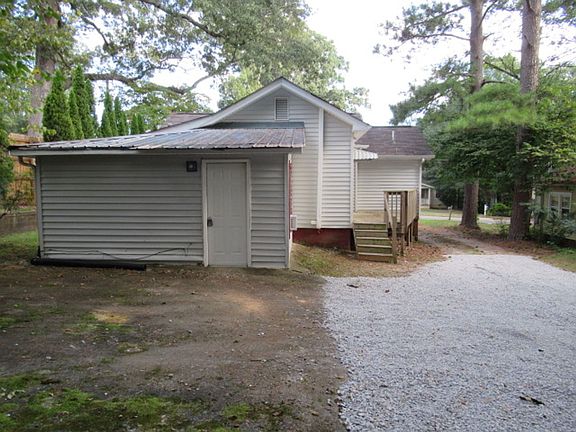 3rd image of 209 Brown St