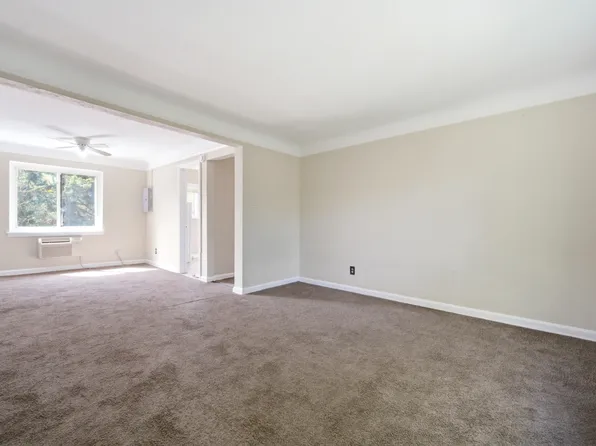 2715 Noble Rd, Cleveland, OH