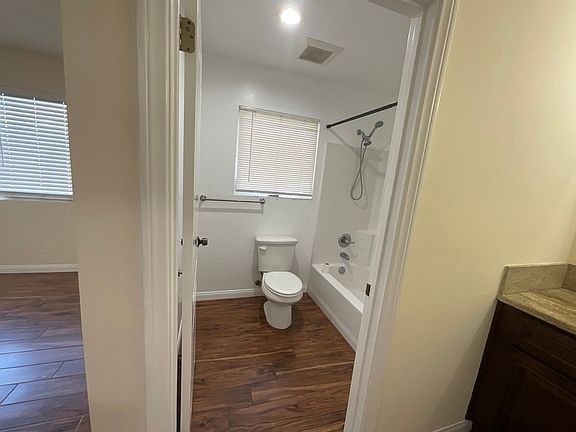 5th image of 15158-15160 S Orange Ave #15158-1