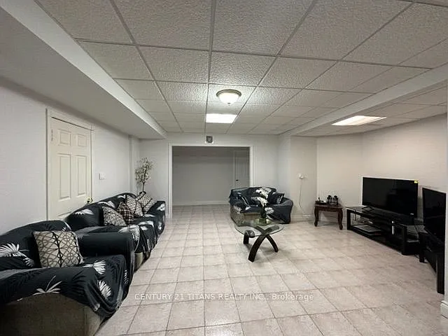 10 Kevlin Rd #BASEMENT — Photo 5