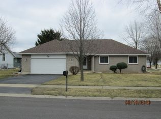 208 Gail Ct, Belvidere, IL 61008