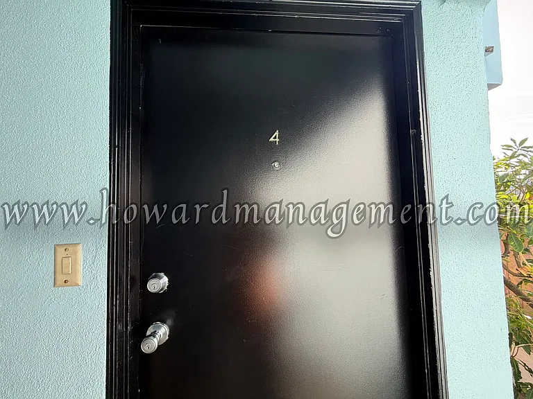 01334EU — Photo 10