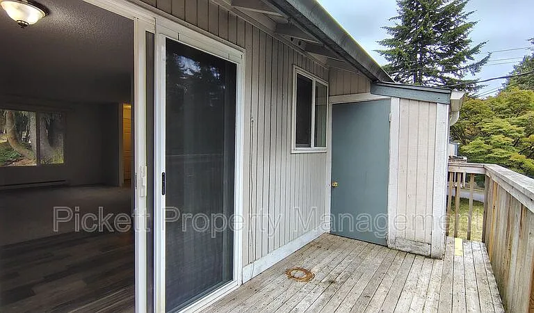 1803 Winfield Ave #B — Photo 13