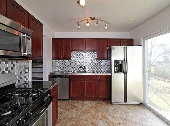 4th image of 1844 N Scarboro Dr