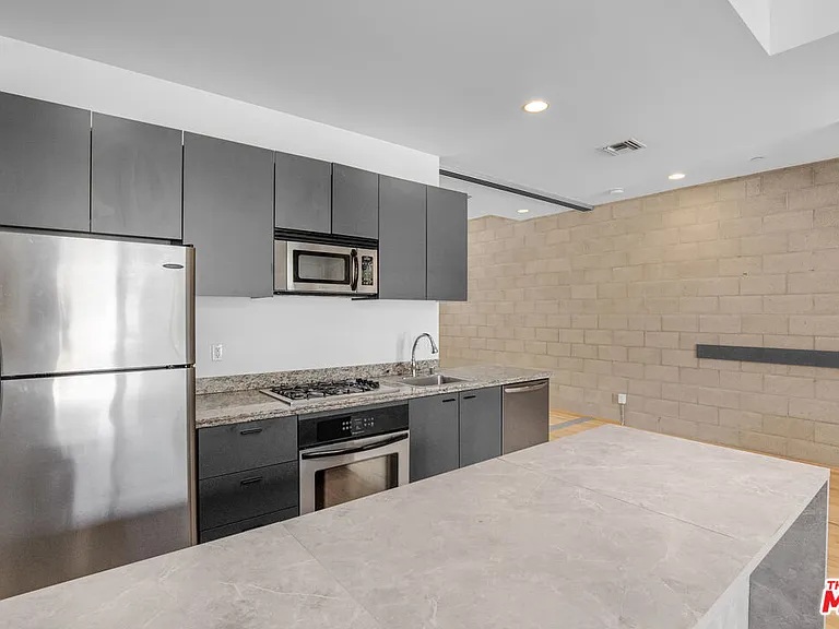 717 N Highland Ave #16 — Photo 7