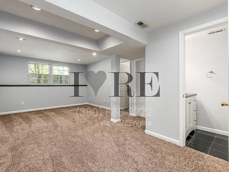 1433 Tall Meadows Dr — Photo 13