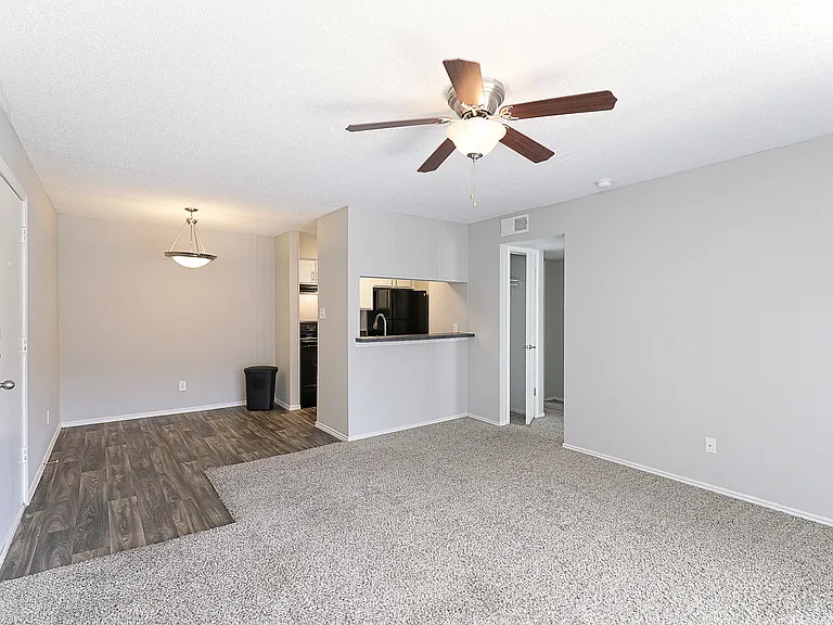City Crest Apartments — Photo 66