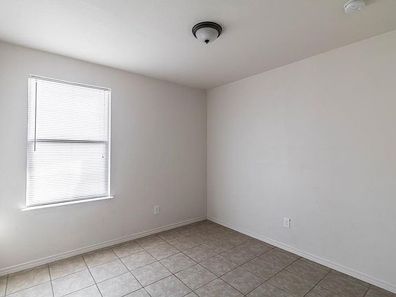 3rd image of 6204 Weems Ct