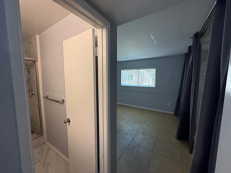 126 W Loma Vista Dr #101 — Photo 8