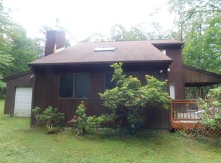 112 Messerle Ct, Bushkill, PA 18324