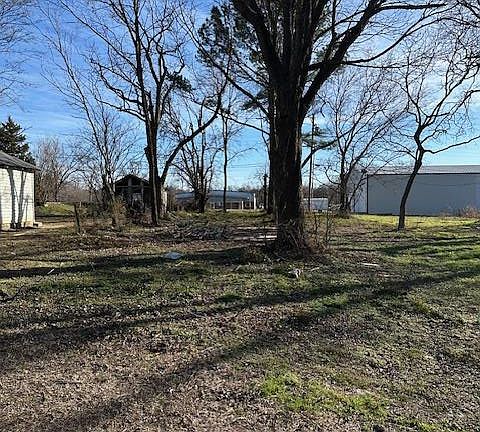 5th image of 217 E 2nd Penn W Lot 9