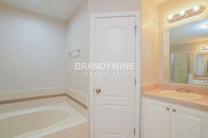 3159 Wavering Ln — Photo 13