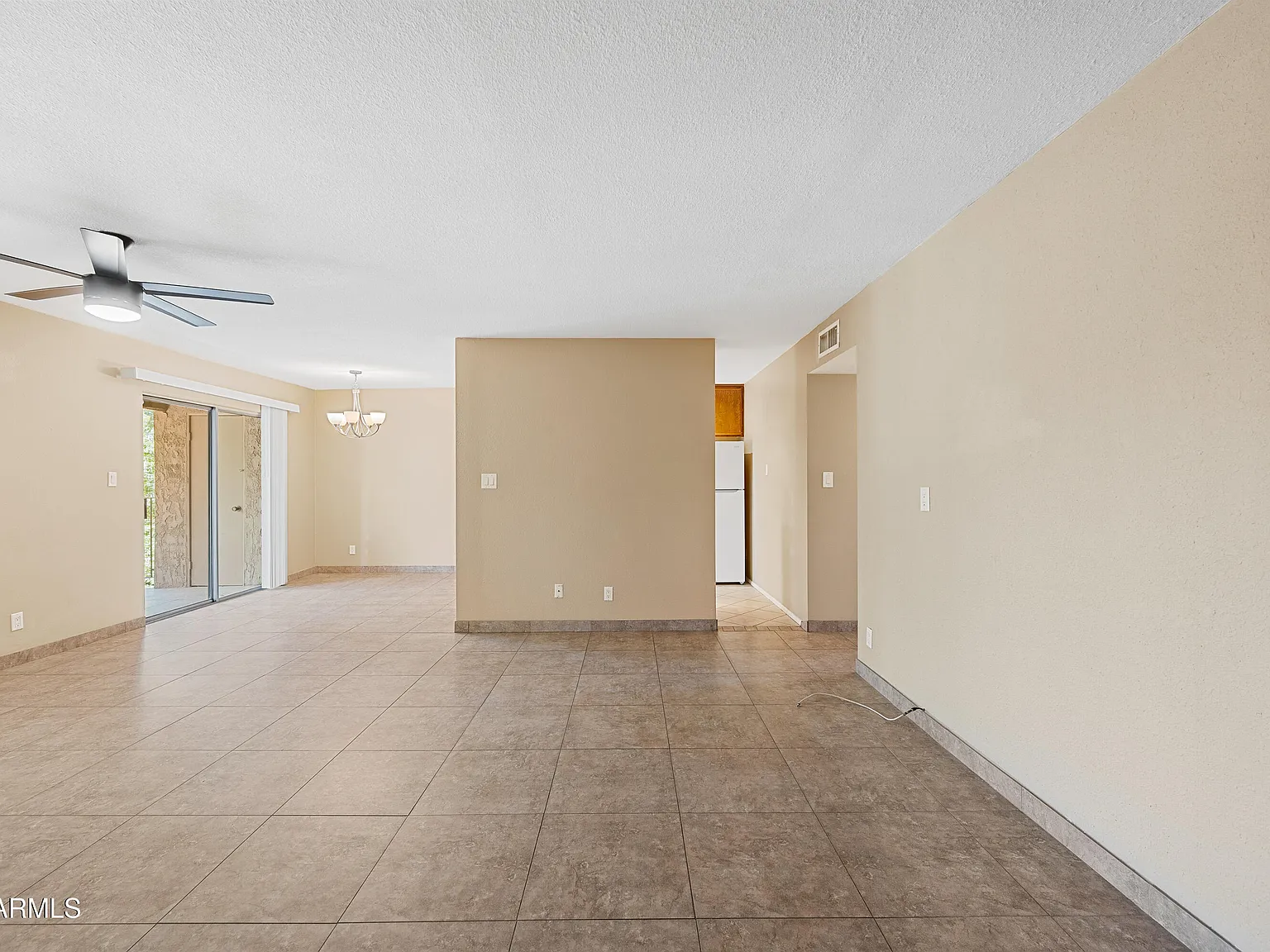 2 bed, 2.0 bath, 982 sqft, $1,650 — Photo 2