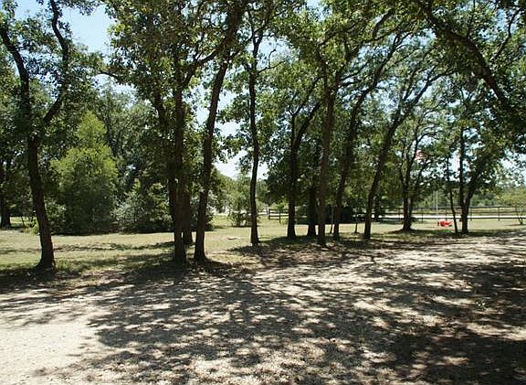 2nd image of 3825 County Road 481