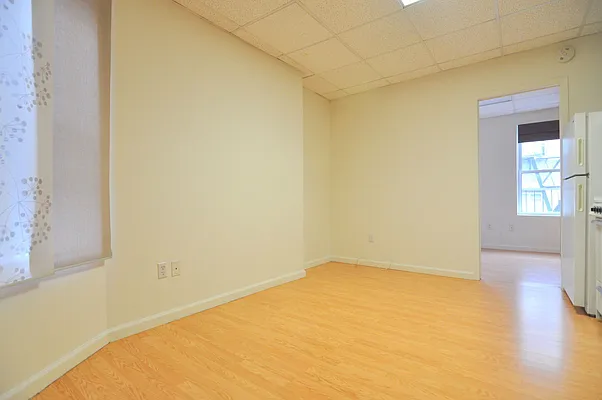 Rented by Nest Seekers International | media 12