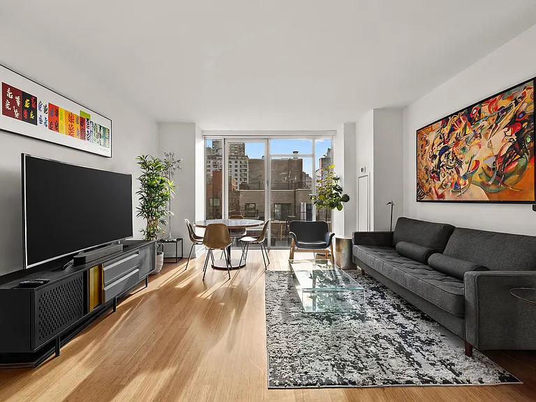 350 W 53rd St #A — Photo 8