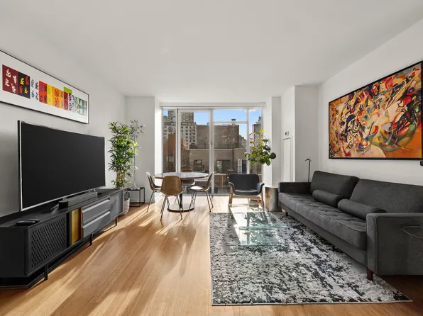 350 West 53rd Street image 6 of 33