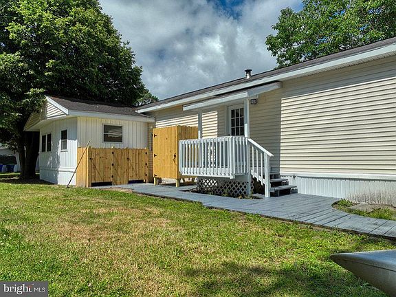 4th image of 35081 Cedar Ln