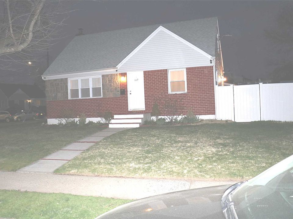 2nd image of 1009 Smith St