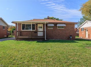 6392 Lockhaven Dr, Brookpark, OH 44142