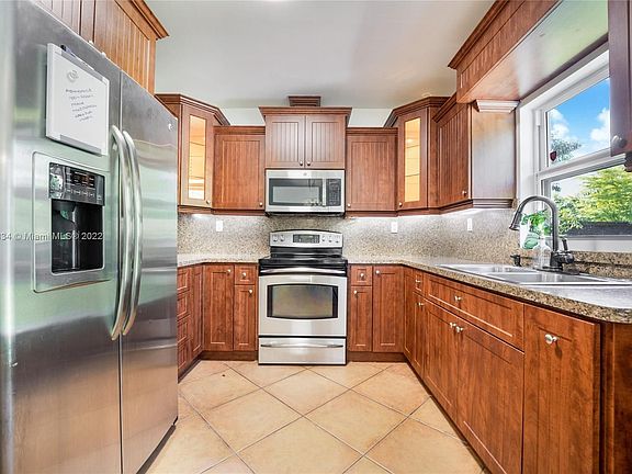 4th image of 290 S Biscayne River Dr #290