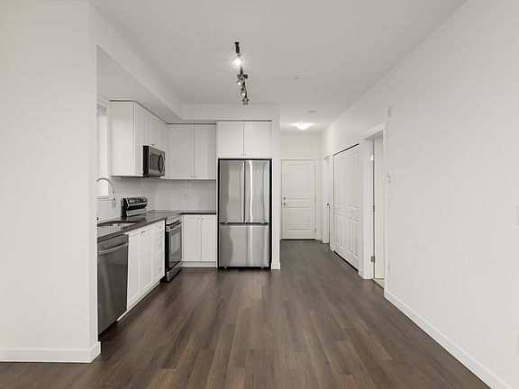 3rd image of 15738 85th Ave #526