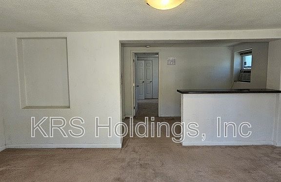 2nd image of 927 Little Bay Ave #B