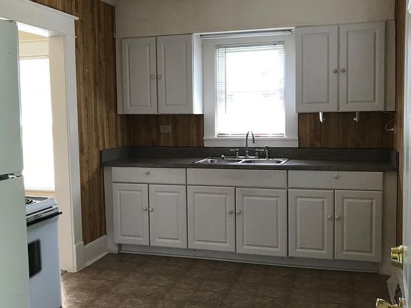 3rd image of 3305 N Church St