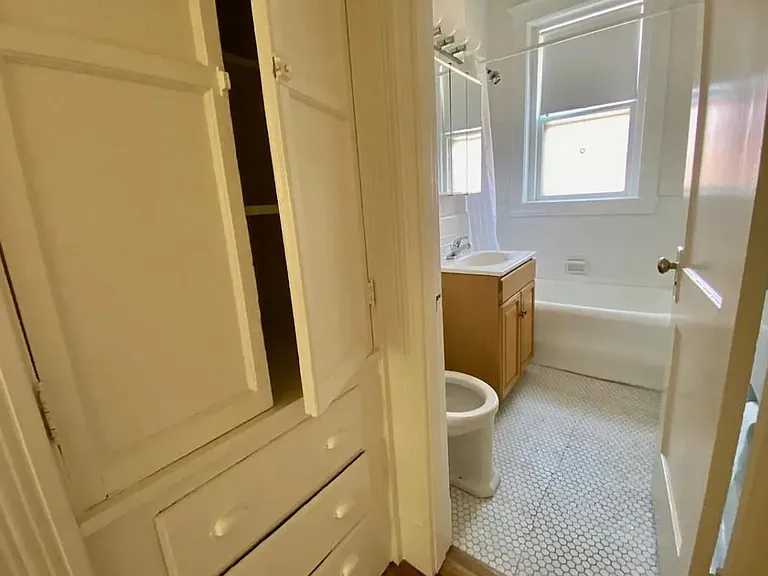 14 Alton Pl #3 — Photo 5